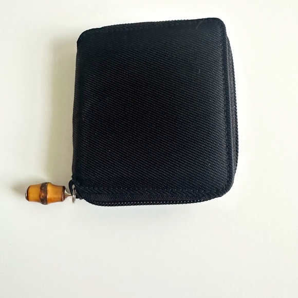 GUCCI BLACK KEY HOLDER - Picture 1 of 2